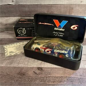 NASCAR Mark Martin #6 Valvoline 1:24 Die Cast Car 1 of 7000 Gift 1998 Vintage